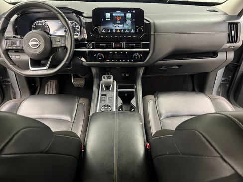 Used 2024 Nissan Pathfinder SL AWD/4WD image 46
