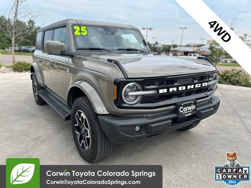 Used 2025 Ford Bronco Outer Banks AWD/4WD image 1