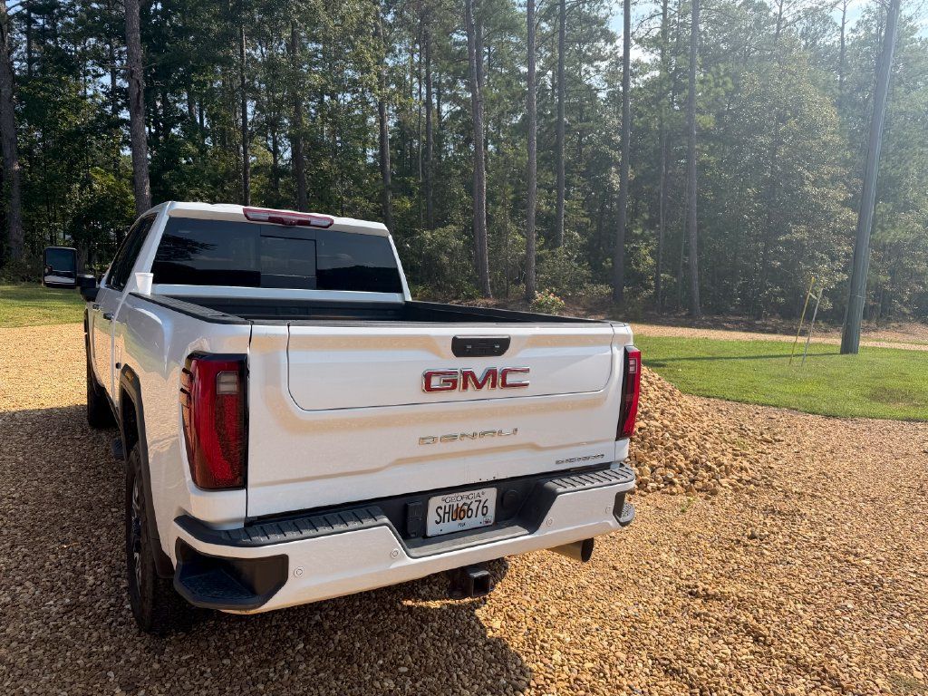 Used 2024 GMC Sierra 2500 Denali w/ Denali Reserve Package AWD/4WD image 3