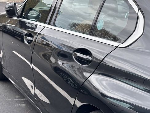 Used 2025 BMW 330i Sedan w/ Convenience Package image 10