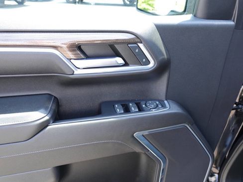 Used 2023 Chevrolet Silverado 1500 LT AWD/4WD image 17