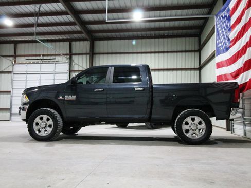 Used 2016 RAM 2500 SLT w/ Luxury Group AWD/4WD image 6