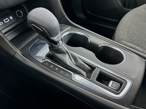 Used 2023 Chevrolet Equinox LT FWD image 17