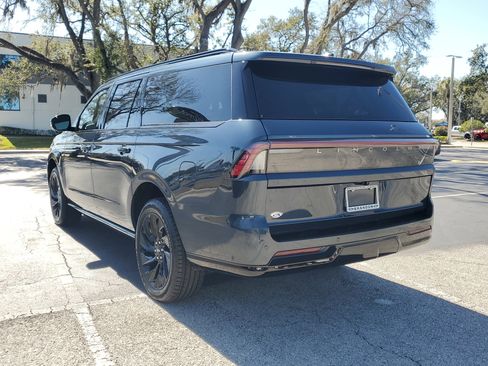 Used 2025 Lincoln Navigator L Reserve w/ Jet Appearance Package image 6