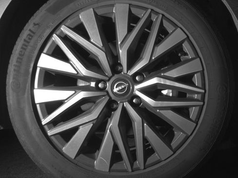 Used 2025 Nissan Altima 2.5 SV image 13