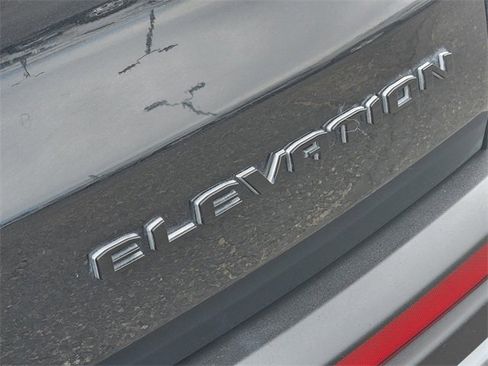 Used 2025 GMC Acadia Elevation image 13