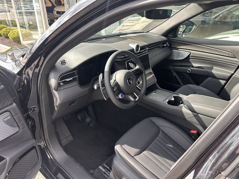 New 2025 Maserati Grecale GT image 10