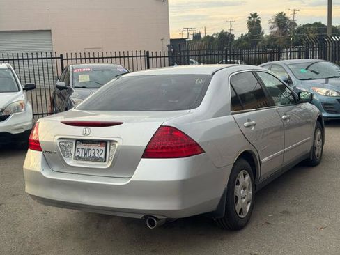 Used 2006 Honda Accord LX image 2