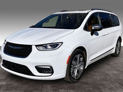 Used 2026 Chrysler Pacifica Pinnacle
