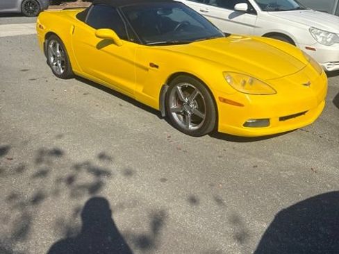 Used 2005 Chevrolet Corvette Convertible w/ Preferred Equipment Group RWD image 3