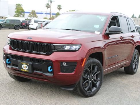 Used 2023 Jeep Grand Cherokee 30th Anniversary image 9