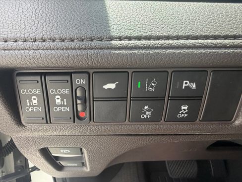 Used 2019 Honda Odyssey Elite image 16