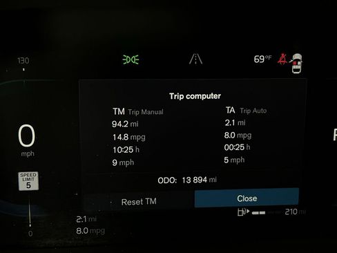 Certified 2023 Volvo XC60 B5 Ultimate w/ Protection Package Premier image 12