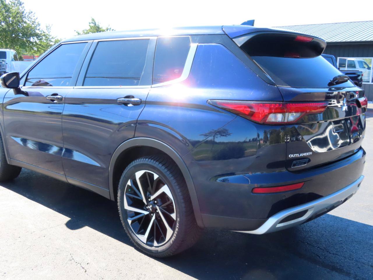 Used 2022 Mitsubishi Outlander SE AWD/4WD image 13