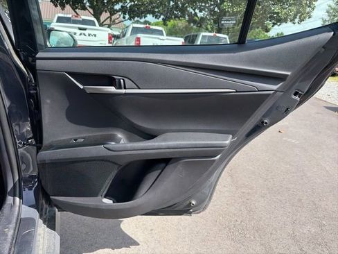 Used 2025 Toyota Camry LE image 12