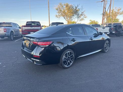 Used 2025 Nissan Sentra SR w/ SR Premium Package image 8