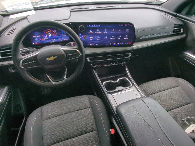 Used 2024 Chevrolet Traverse LT FWD image 16