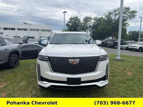Used 2023 Cadillac Escalade ESV Luxury AWD/4WD image 2