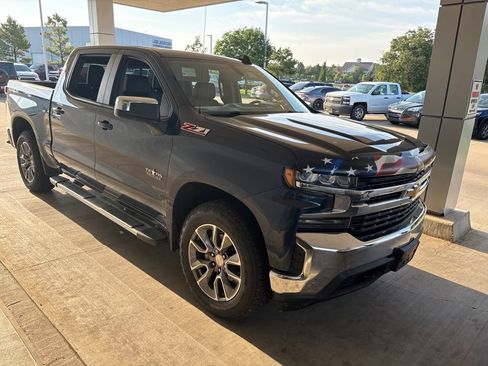 Used 2021 Chevrolet Silverado 1500 LT w/ Texas Edition Plus AWD/4WD image 2