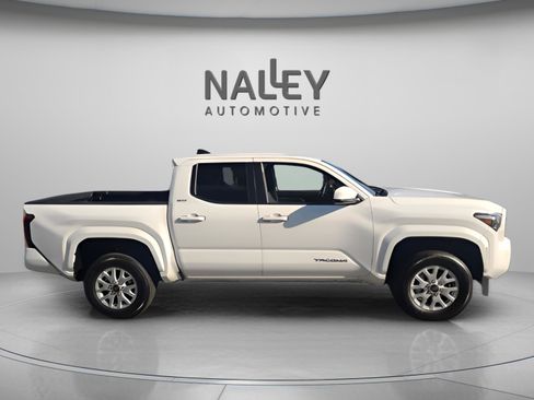 Certified 2025 Toyota Tacoma SR5 image 7