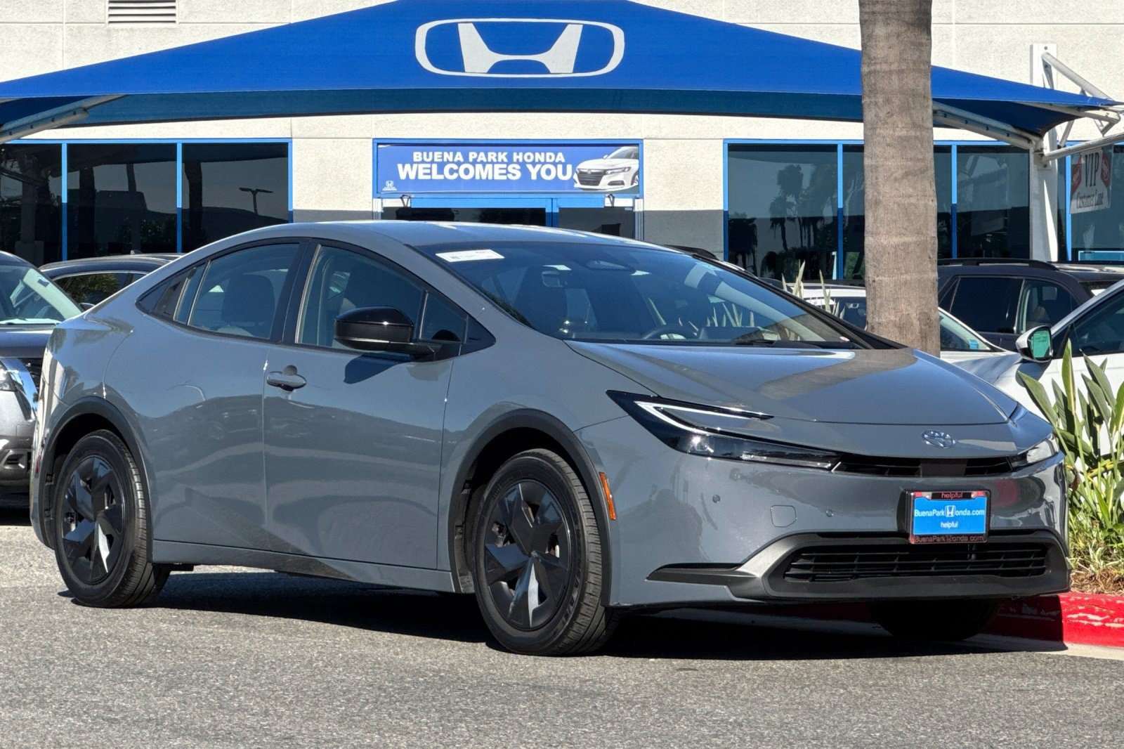 Used 2026 Toyota Prius LE FWD image 7