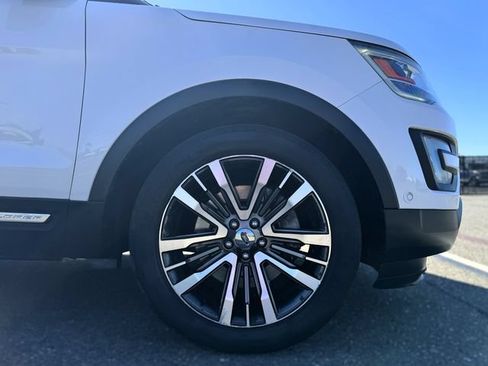 Used 2016 Ford Explorer Platinum AWD/4WD image 10