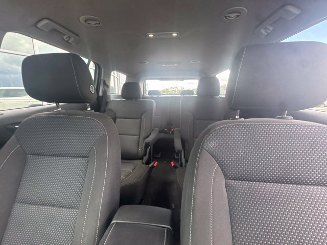 Used 2023 GMC Acadia SLE FWD image 17
