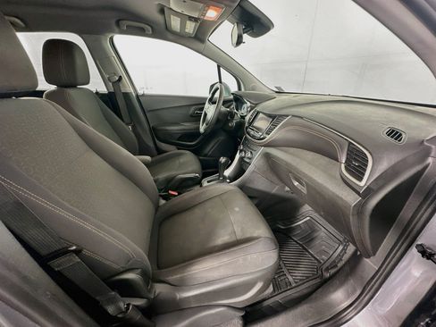Used 2020 Chevrolet Trax LS w/ Tint and Cruise Package FWD image 28