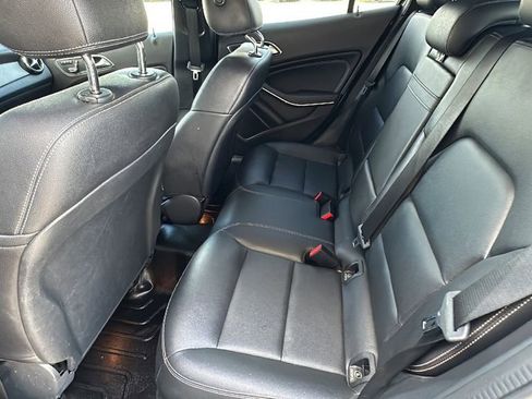 Used 2018 Mercedes-Benz GLA 250 image 16