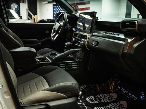 Used 2025 Toyota Tacoma TRD Off-Road image 11