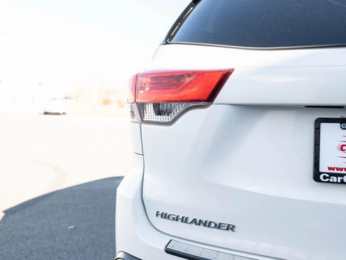 Used 2017 Toyota Highlander Limited image 13