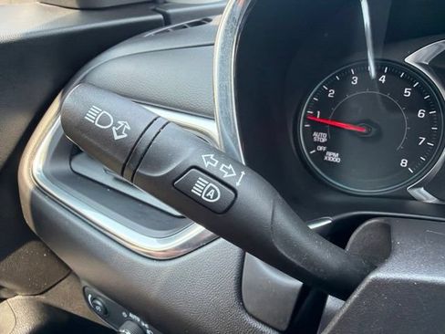Used 2021 Chevrolet Equinox LT FWD image 24