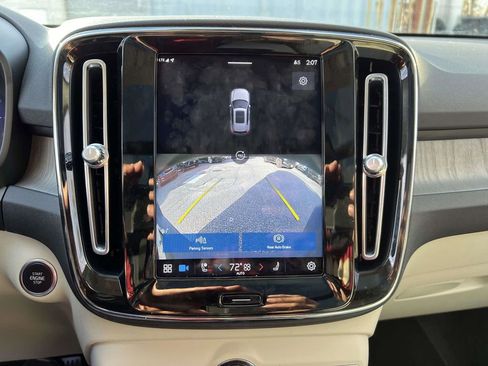 Used 2023 Volvo XC40 B5 Ultimate w/ Climate Package image 31