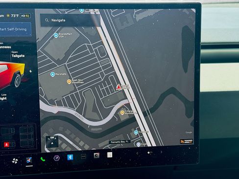 Used 2024 Tesla Cybertruck AWD Crew Cab image 11