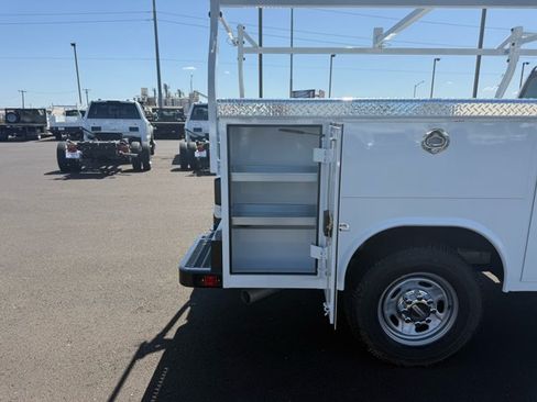 New 2026 Ford F250 XL w/ XL Chrome Package AWD/4WD image 9