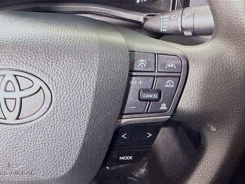 Used 2025 Toyota Camry LE w/ Convenience Package image 15