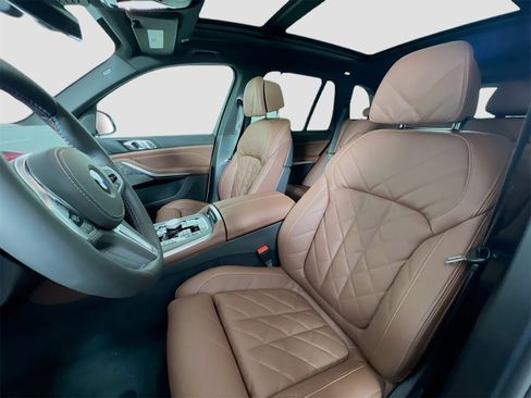 New 2026 BMW X5 M60i w/ Executive Package image 12