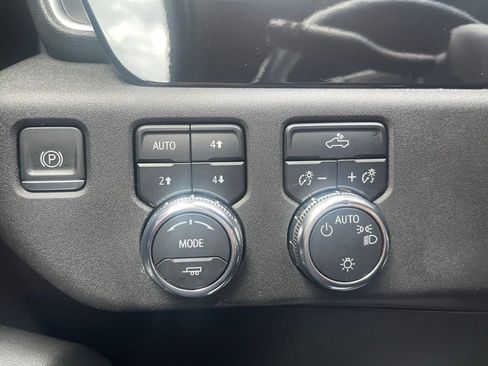 Used 2023 GMC Sierra 1500 SLE AWD/4WD image 19