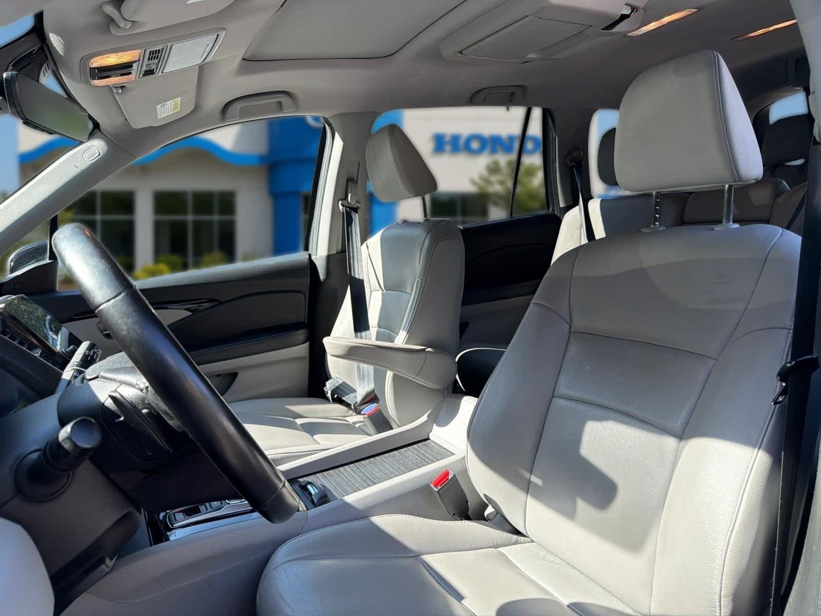 Used 2019 Honda Pilot Touring image 13