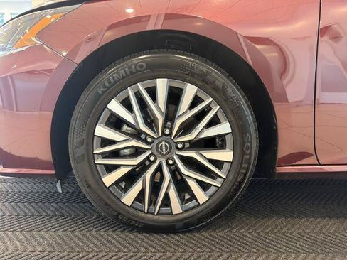 Certified 2025 Nissan Altima 2.5 SV FWD image 12