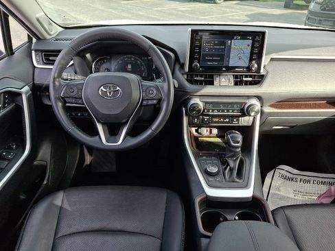 Used 2020 Toyota RAV4 Limited AWD/4WD image 12
