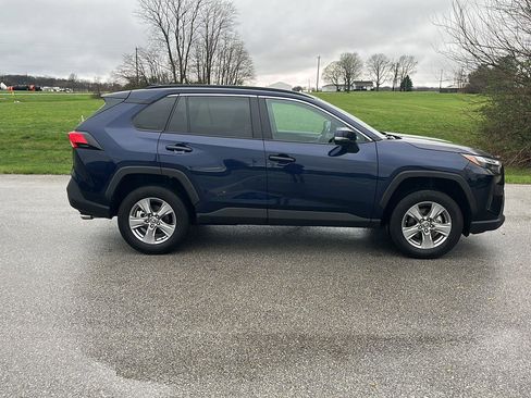 Used 2025 Toyota RAV4 XLE AWD/4WD image 6