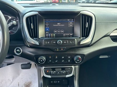 Used 2024 GMC Terrain SLE AWD/4WD image 14
