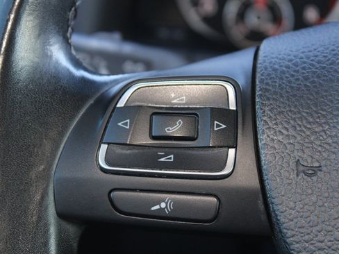 Used 2017 Volkswagen Tiguan S image 22