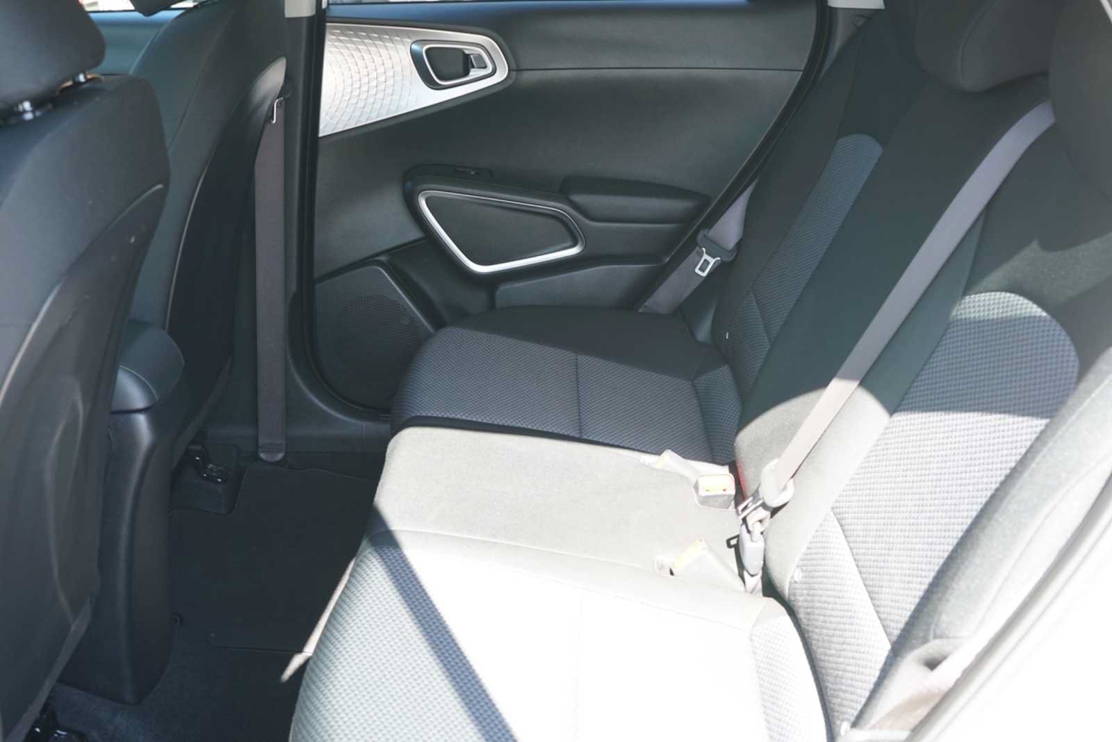 Used 2025 Kia Soul LX w/ LX Technology Package FWD image 19