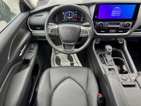 Used 2026 Toyota Grand Highlander AWD image 24