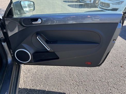 Used 2019 Volkswagen Beetle 2.0T SE image 12