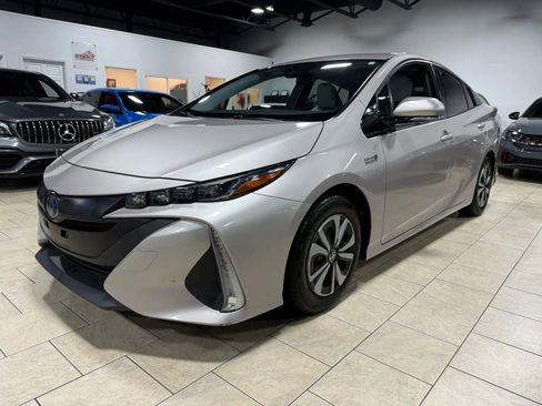 Used 2019 Toyota Prius Prime Premium image 11