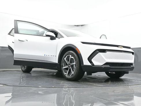 New 2026 Chevrolet Equinox EV LT image 55