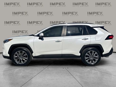Used 2019 Toyota RAV4 Limited image 2